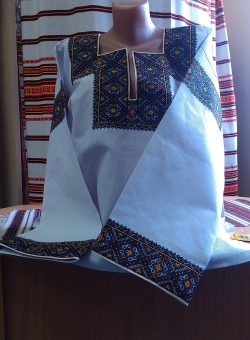 Ручна вишивка - блузка низинка кантівка