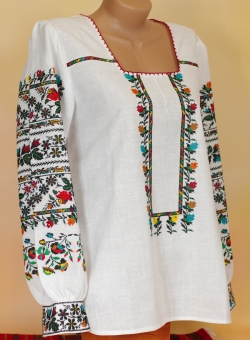 Ручна вишивка - блузка цветочки борщевская